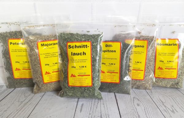 Organzaset_quer_durch_den_kraeutergarten